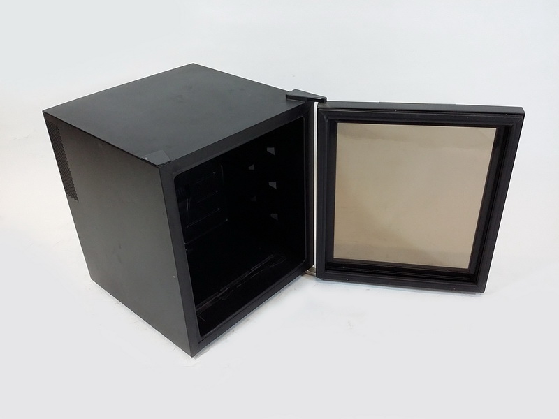 nevera vitrina sobremesa cristal ahumado nofunc. 50x43x48 (28eu.) 1u